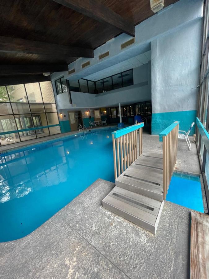 Best Western Plus La Porte Hotel & Conference Center Экстерьер фото
