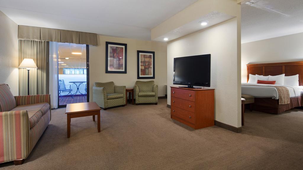 Best Western Plus La Porte Hotel & Conference Center Экстерьер фото
